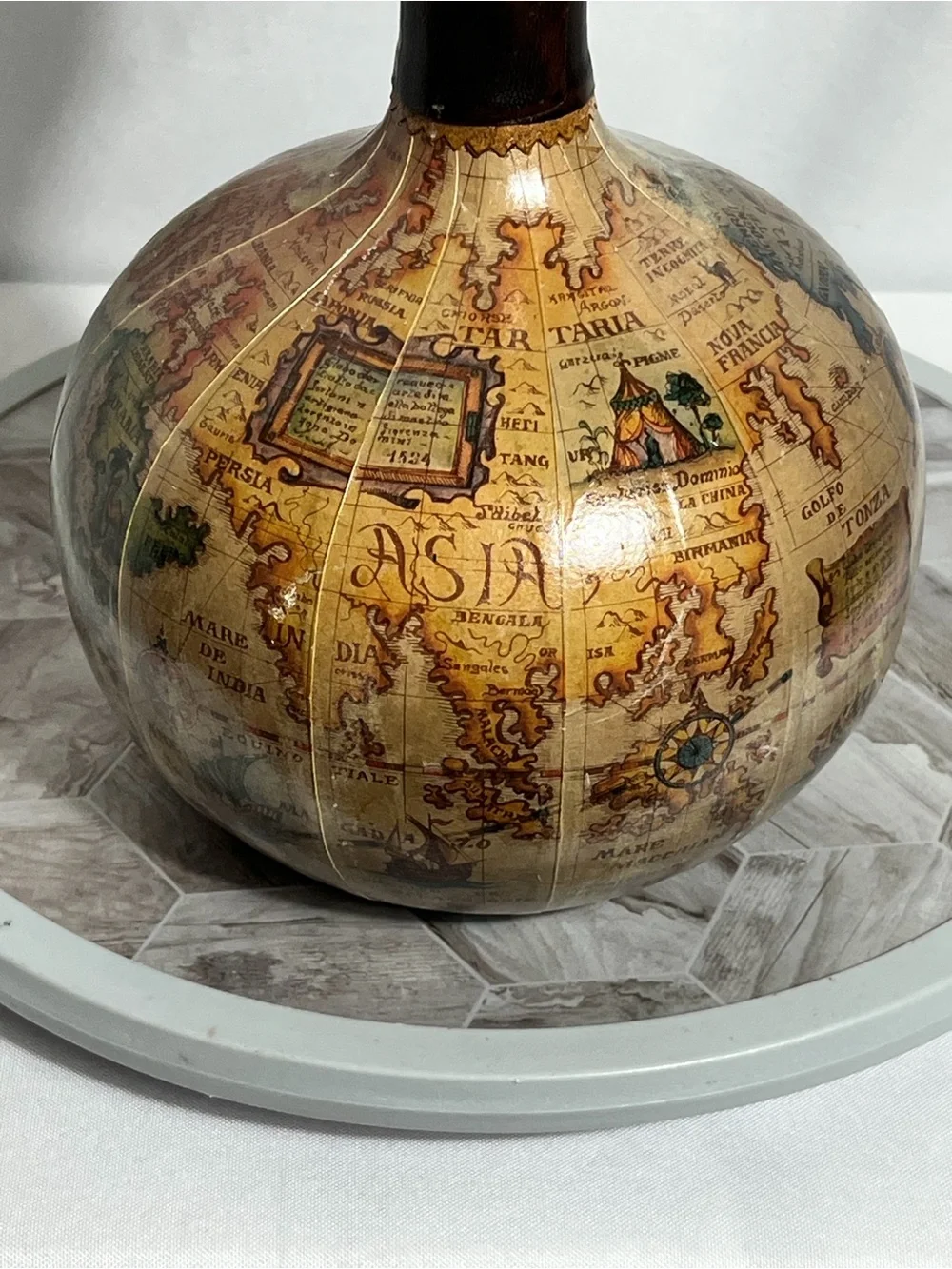 Vintage Decanter Bottle Old World Map Globe Design Wood Stopper 11”
